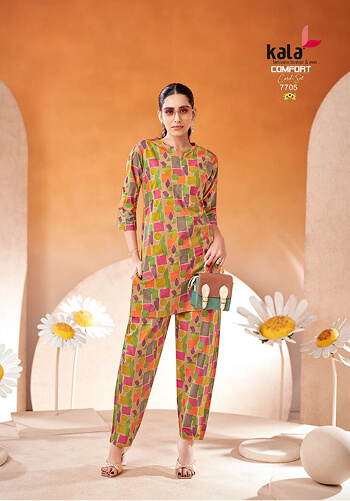 Women Wearing Co-ord Printed Cotton Kurti & Pent Set