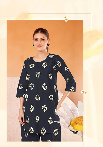 Women Wearing Co-ord Printed Cotton Kurti & Pent Set