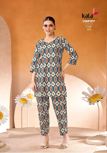 Women Wearing Co-ord Printed Cotton Kurti & Pent Set